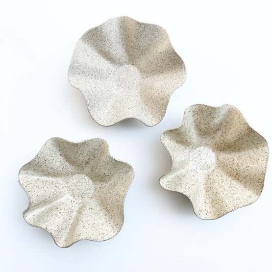 Ceramic Handkerchief Wavy Bowl Speckled Sandy small