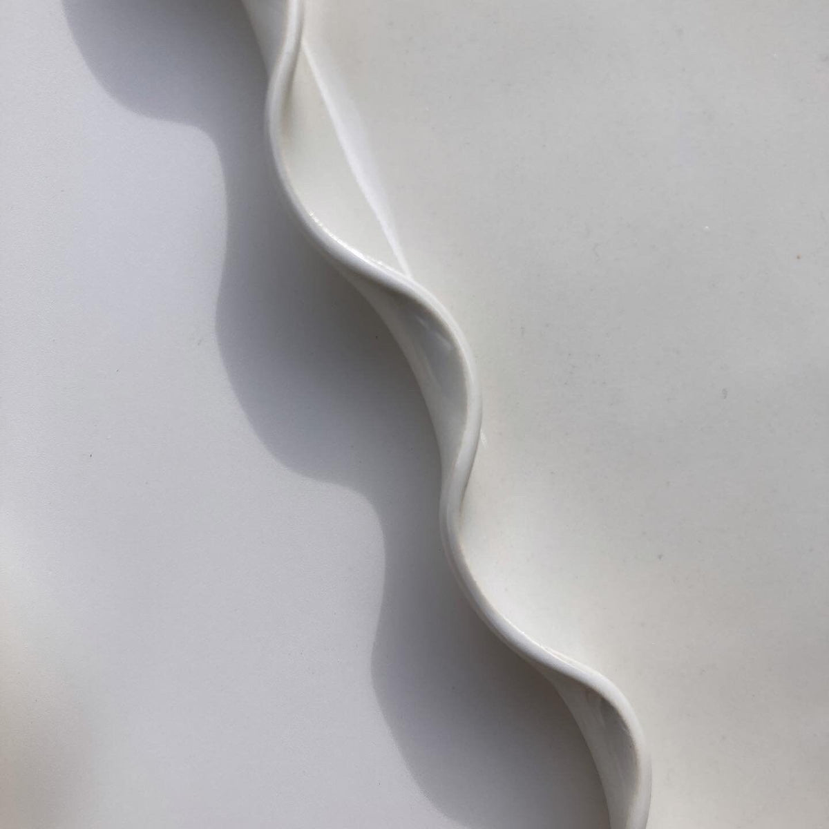 White wavy plate / trinket dish / gloss white appetizer dish / storage organizer