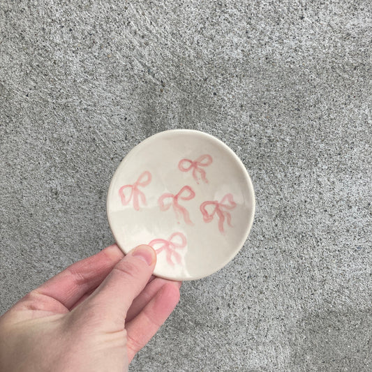 Ceramic bow plate / ring dish / trinket dish - ready to ship